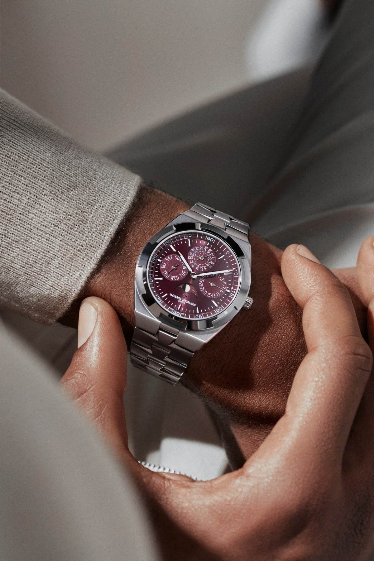 Two bold new dial executions